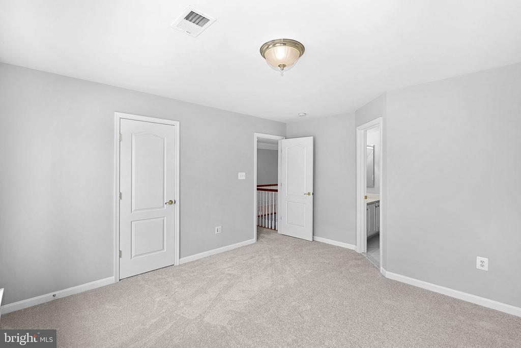 42715 CLOVER MEADOW