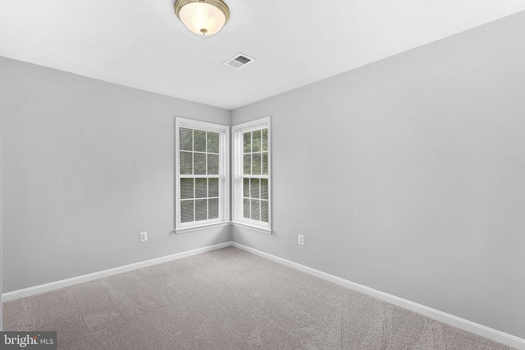 42715 CLOVER MEADOW