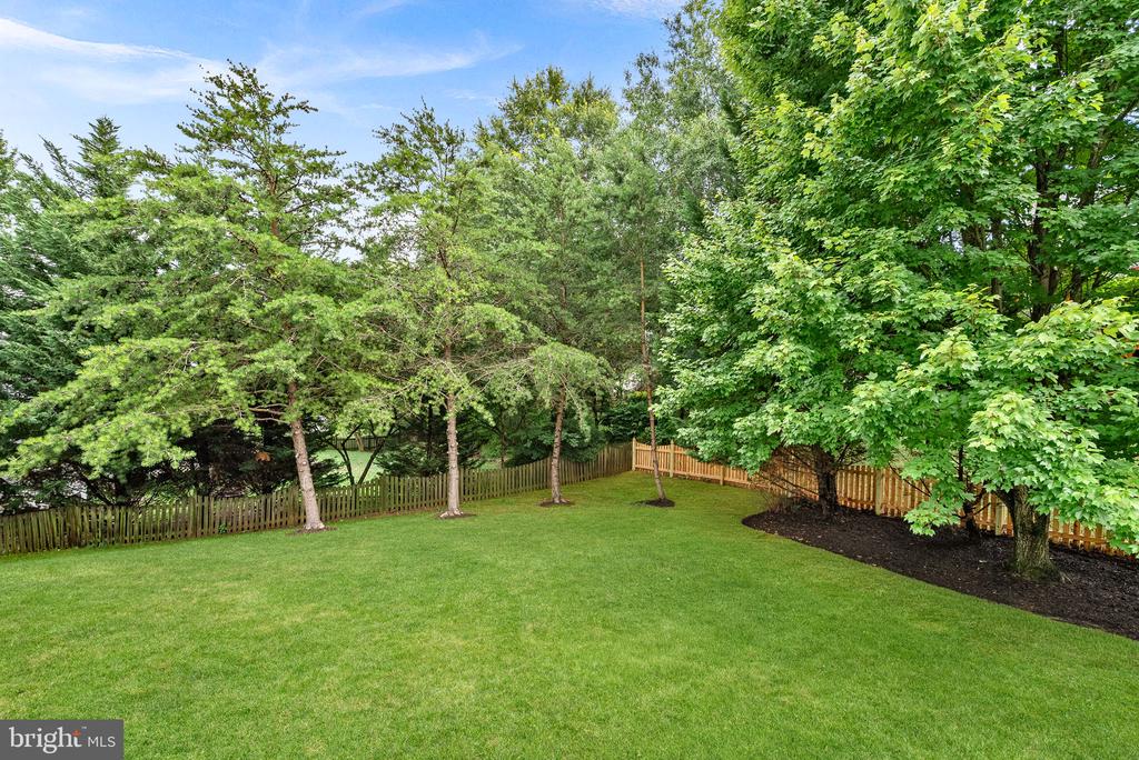 42715 CLOVER MEADOW