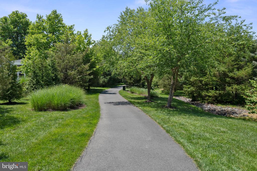 42715 CLOVER MEADOW