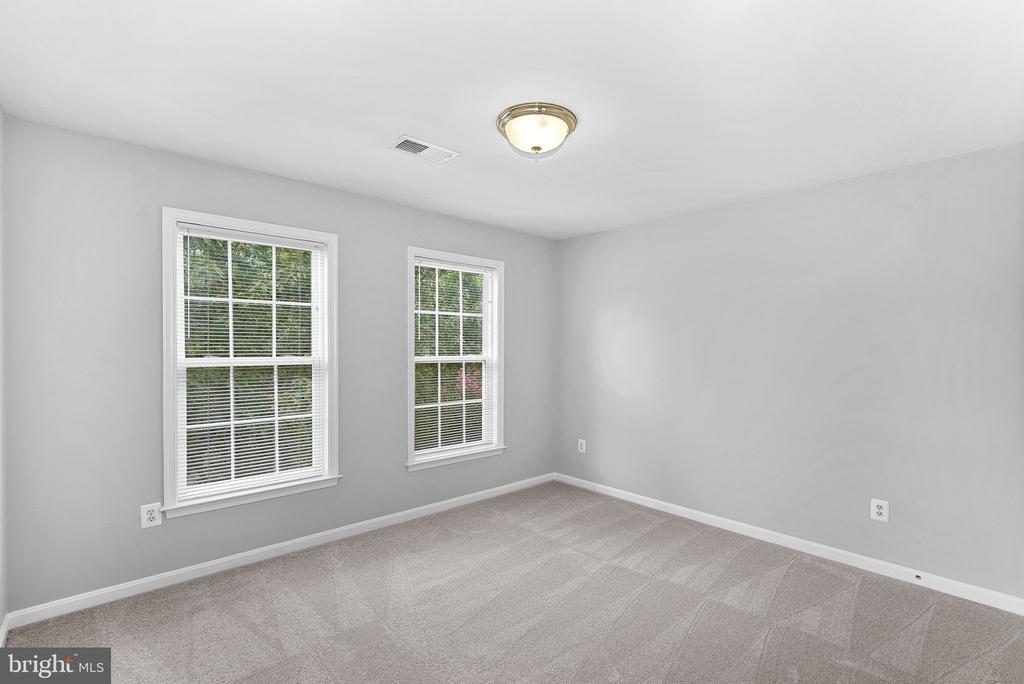 42715 CLOVER MEADOW