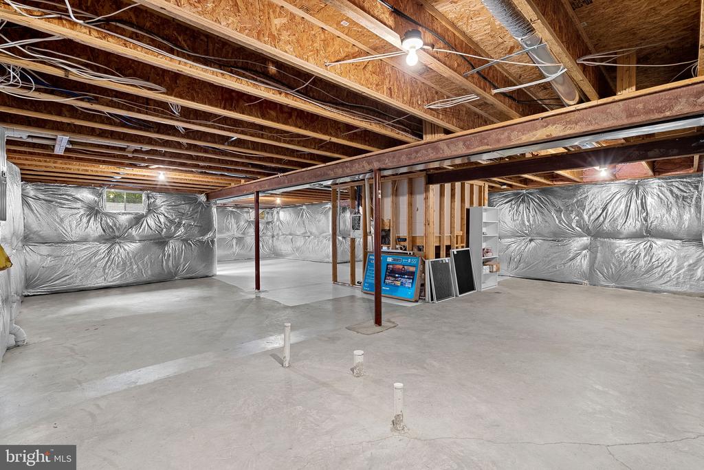 42715 CLOVER MEADOW
