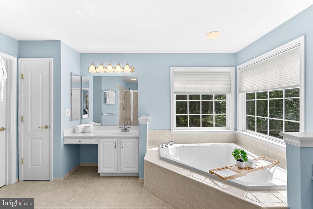 42715 CLOVER MEADOW