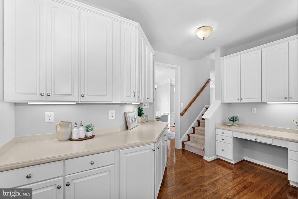 42715 CLOVER MEADOW