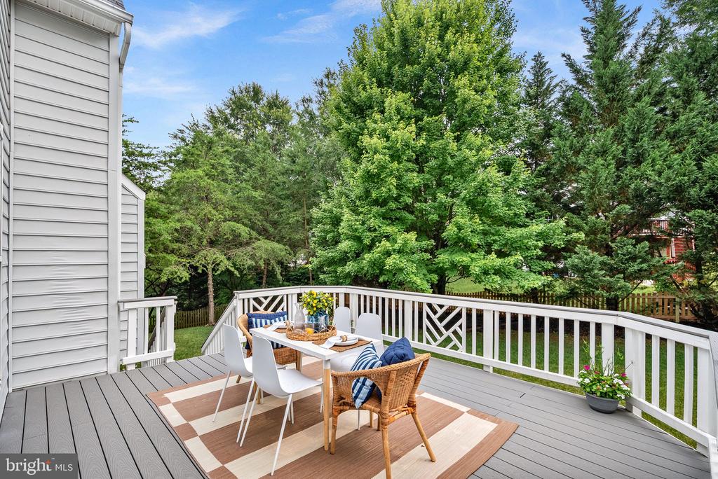42715 CLOVER MEADOW