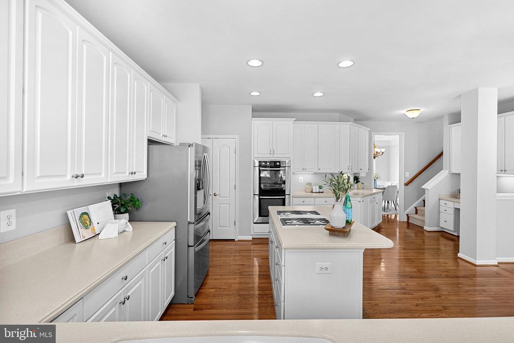 42715 CLOVER MEADOW