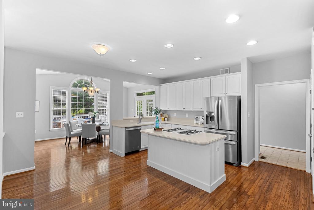 42715 CLOVER MEADOW