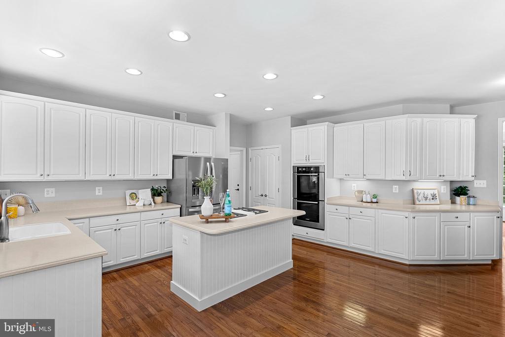 42715 CLOVER MEADOW