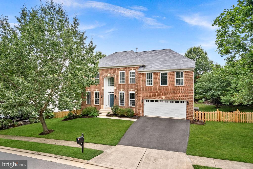 42715 CLOVER MEADOW