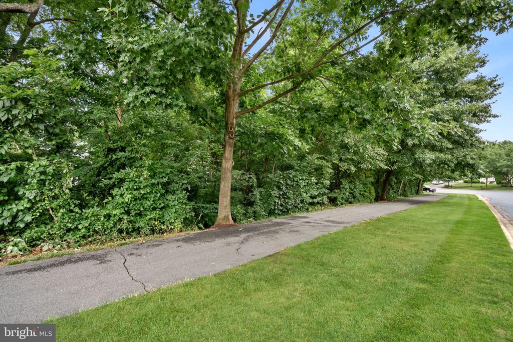 42715 CLOVER MEADOW