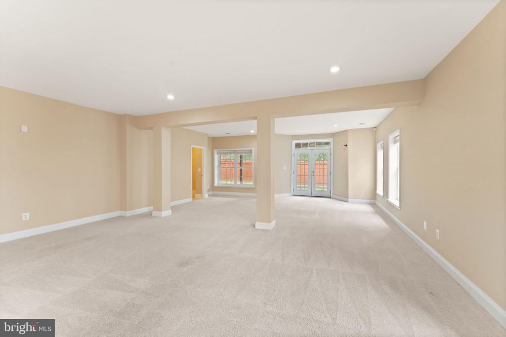 43676 WARBLER SQUARE