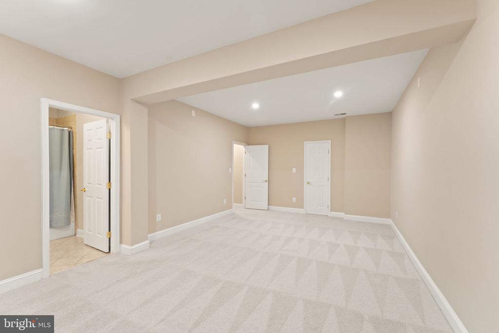 43676 WARBLER SQUARE