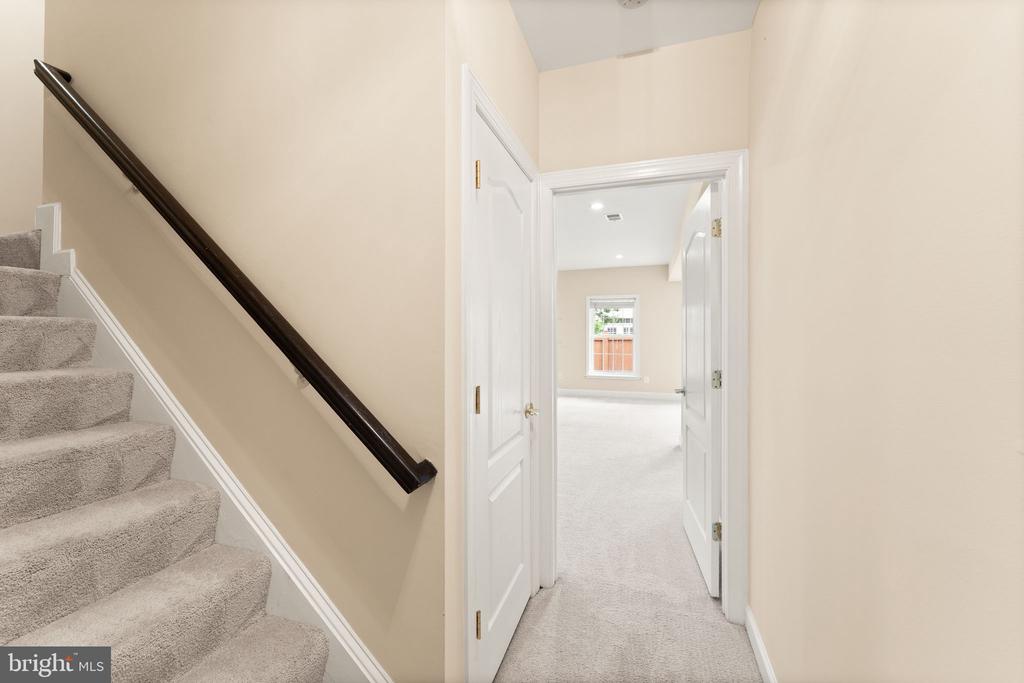 43676 WARBLER SQUARE
