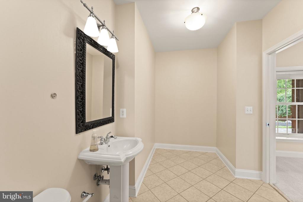 43676 WARBLER SQUARE