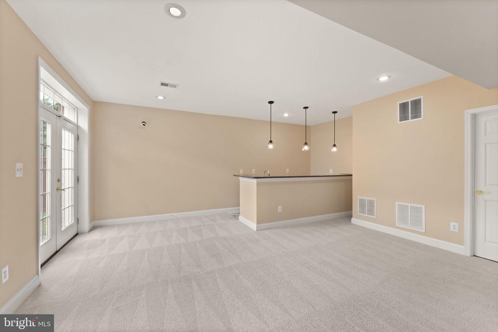 43676 WARBLER SQUARE
