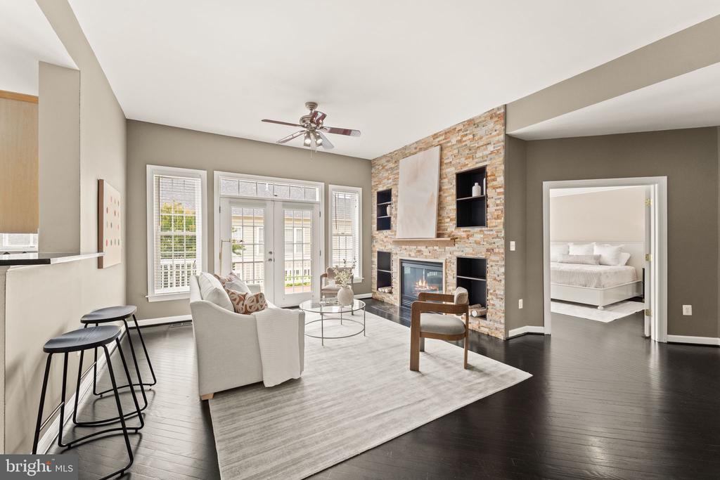 43676 WARBLER SQUARE