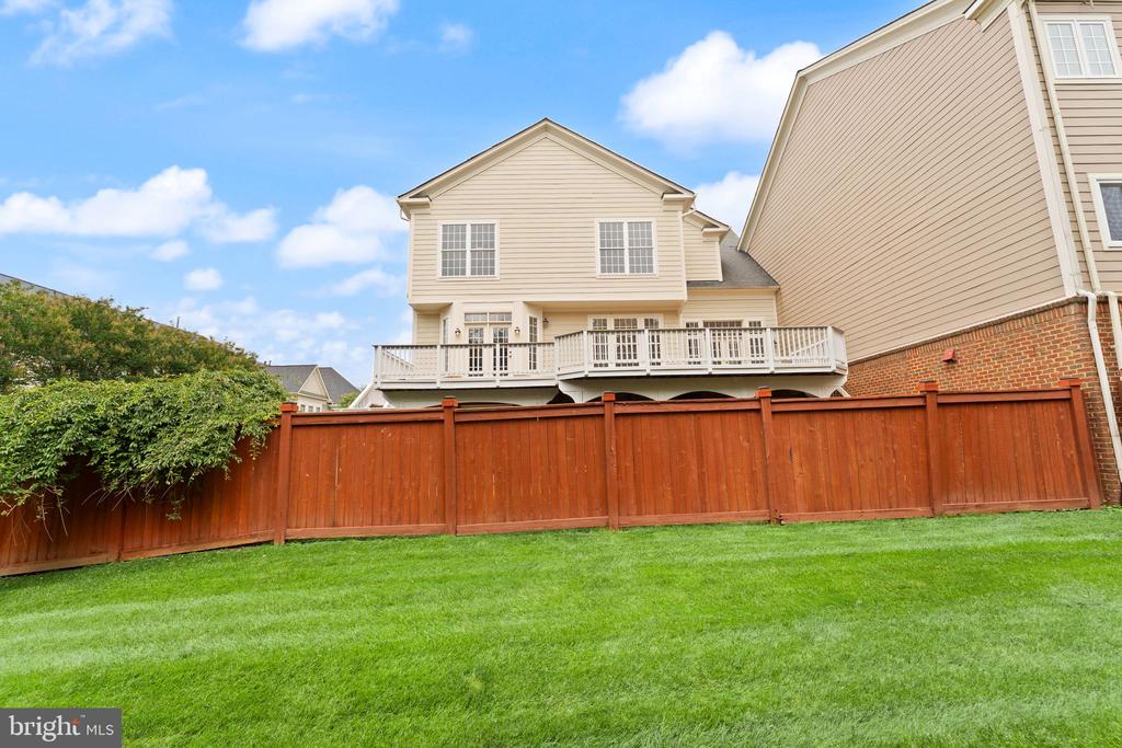 43676 WARBLER SQUARE