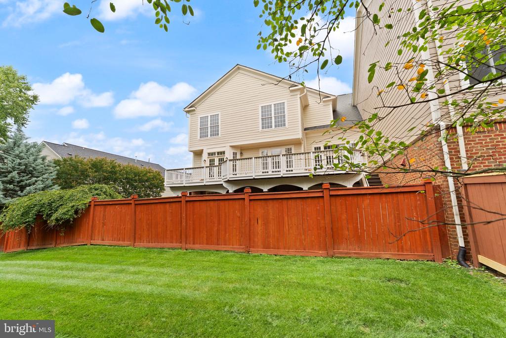 43676 WARBLER SQUARE