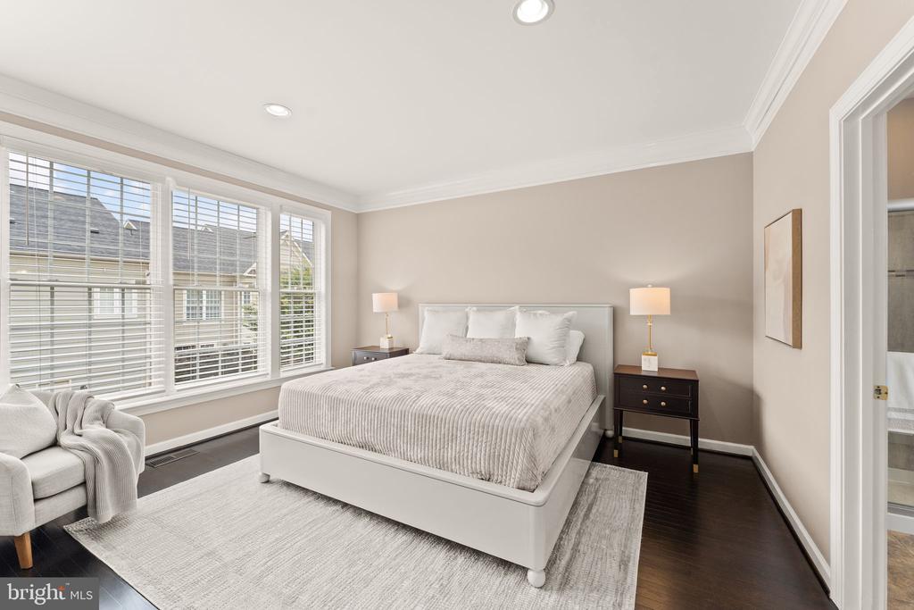 43676 WARBLER SQUARE