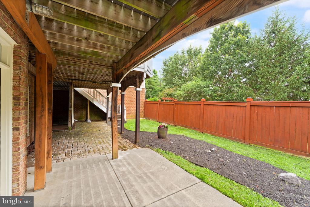 43676 WARBLER SQUARE