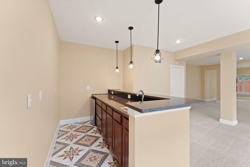 43676 WARBLER SQUARE