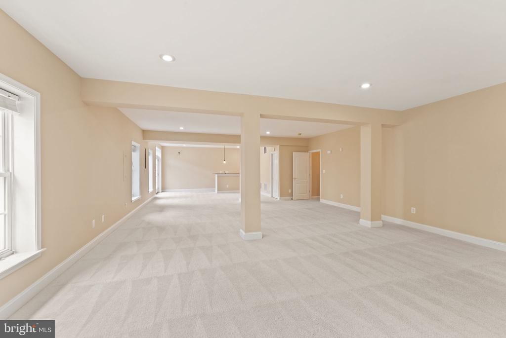 43676 WARBLER SQUARE