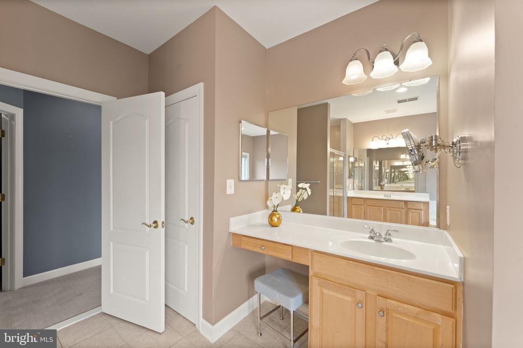 43676 WARBLER SQUARE