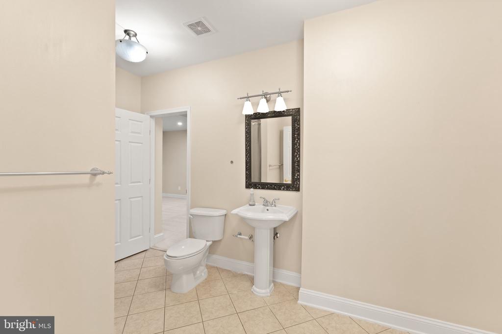 43676 WARBLER SQUARE