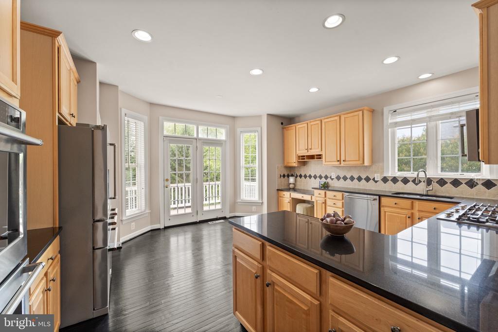 43676 WARBLER SQUARE