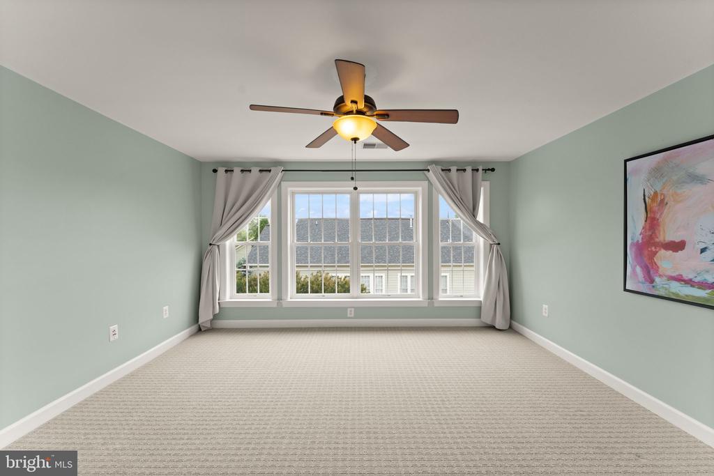 43676 WARBLER SQUARE