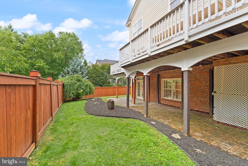 43676 WARBLER SQUARE