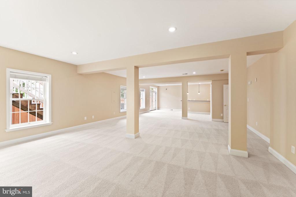 43676 WARBLER SQUARE