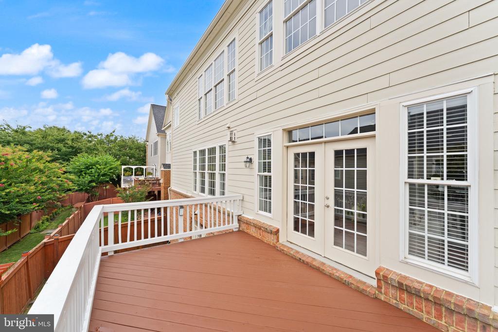 43676 WARBLER SQUARE