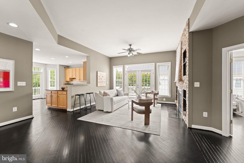 43676 WARBLER SQUARE