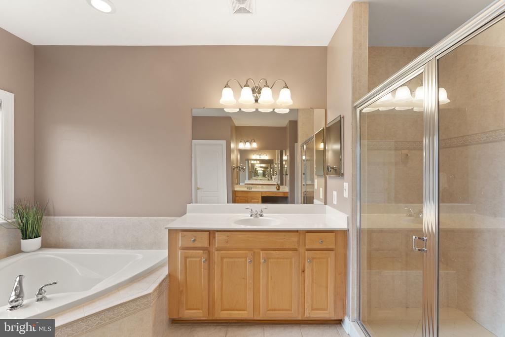 43676 WARBLER SQUARE
