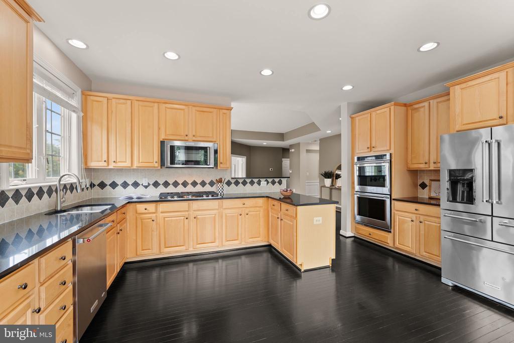 43676 WARBLER SQUARE