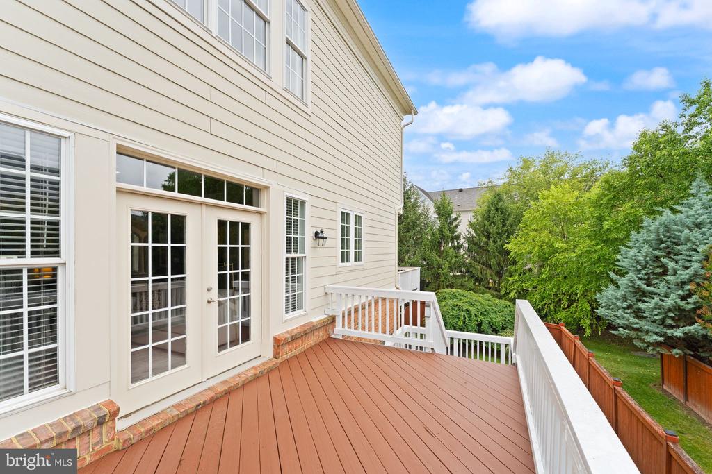 43676 WARBLER SQUARE