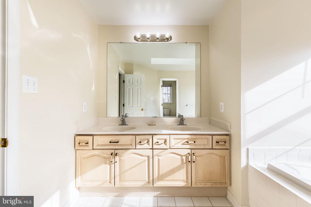 36767 PELHAM COURT