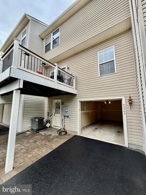 42963 SPYDER PLACE