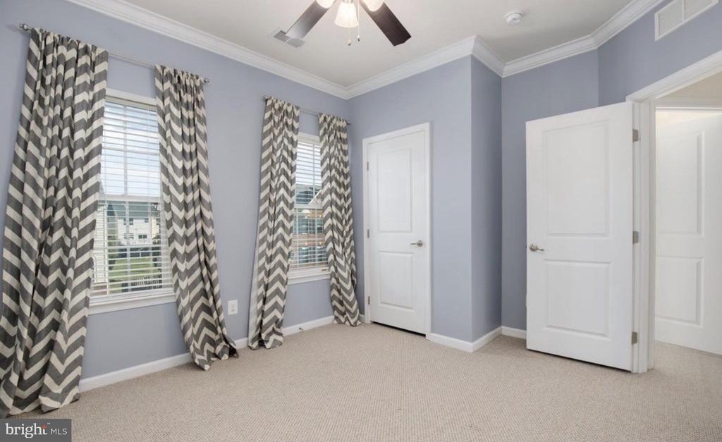 22889 LACEY OAK TERRACE