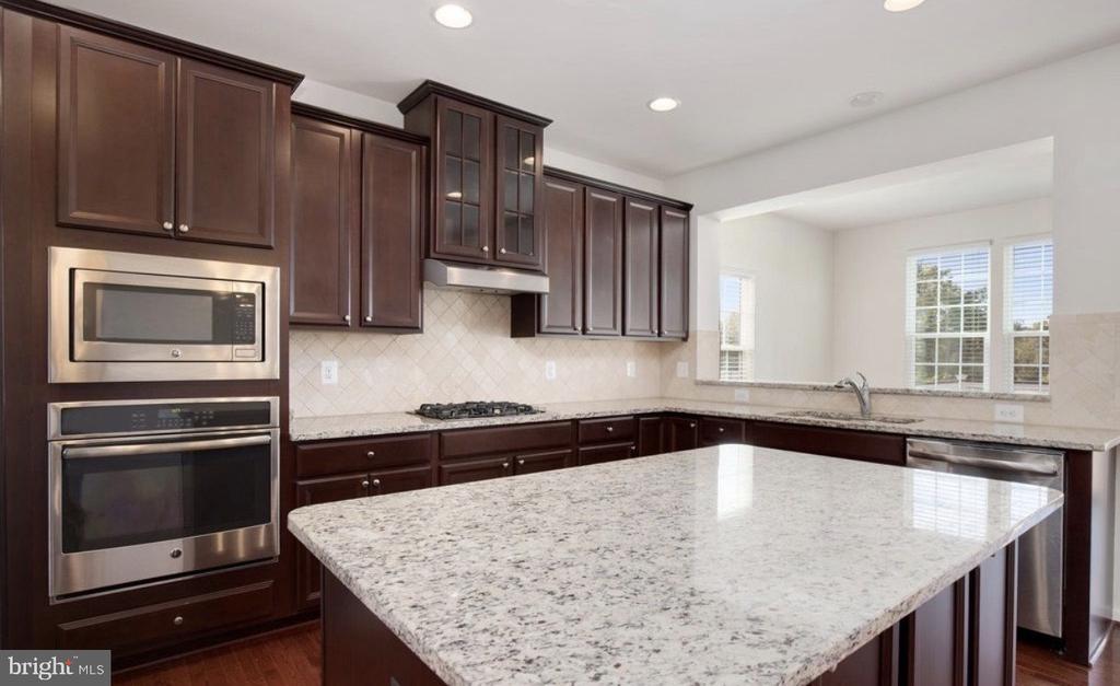22889 LACEY OAK TERRACE