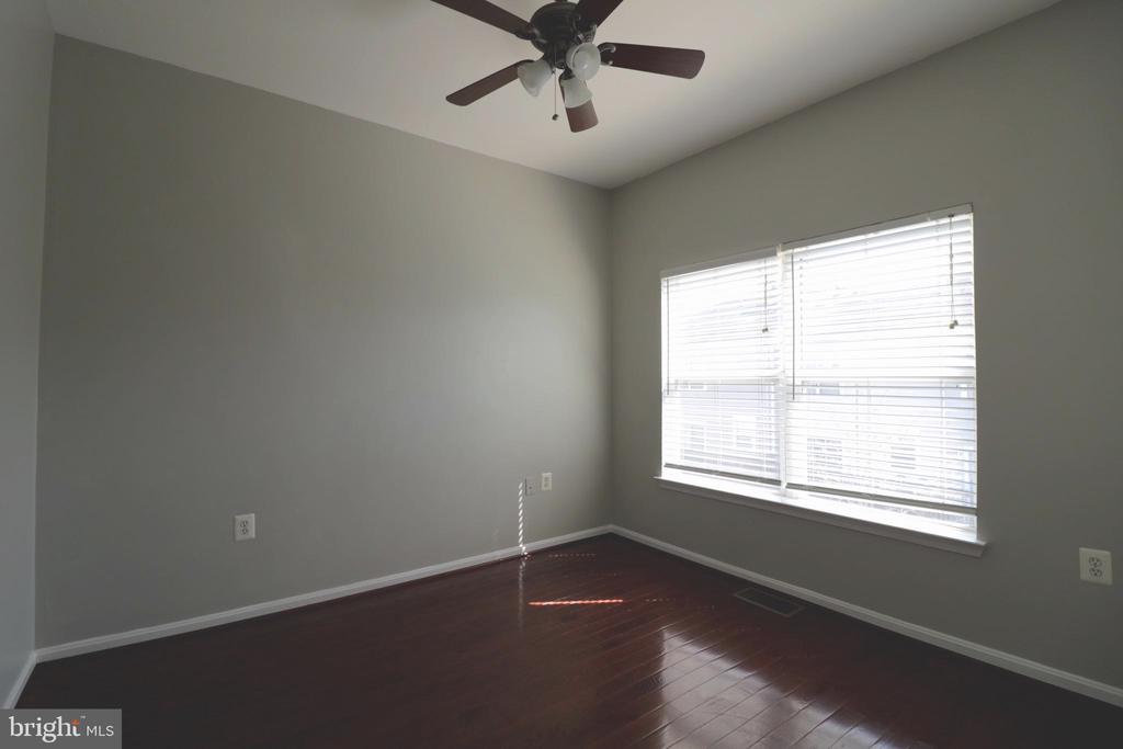 21786 DRAGONS GREEN SQUARE