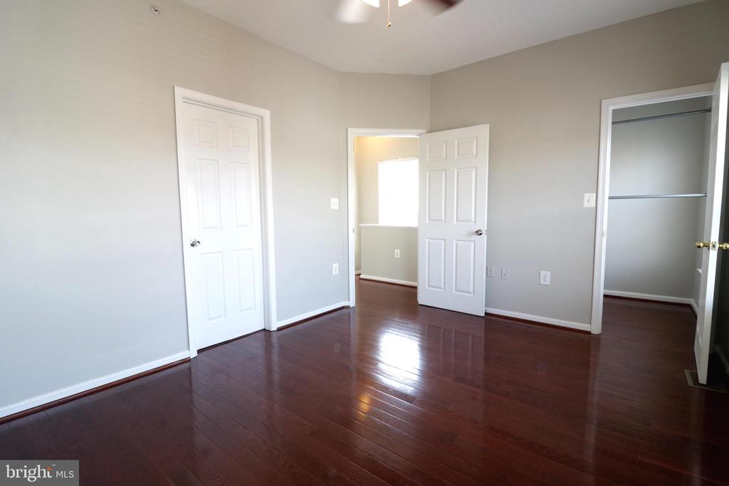21786 DRAGONS GREEN SQUARE