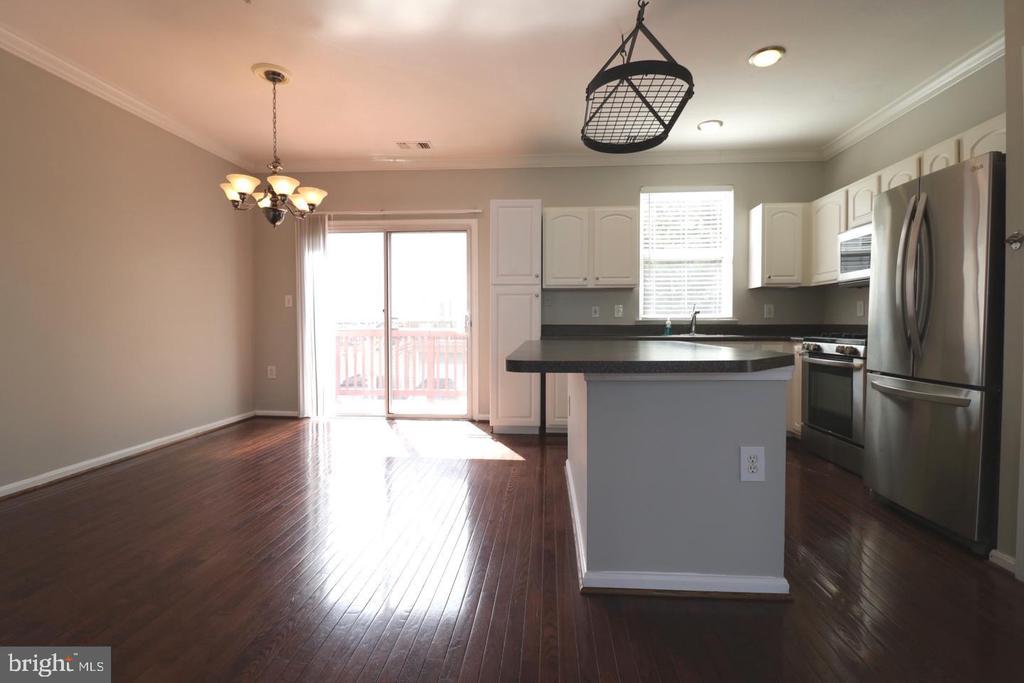 21786 DRAGONS GREEN SQUARE