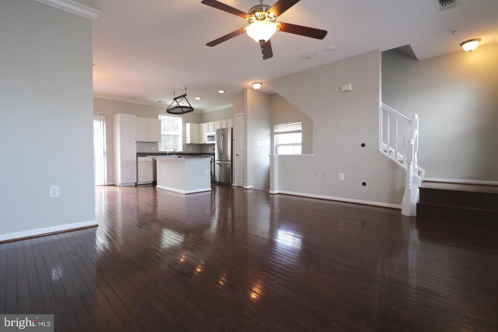 21786 DRAGONS GREEN SQUARE