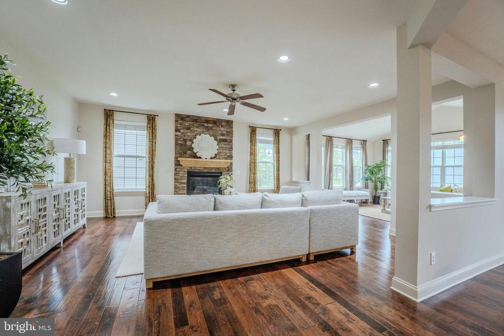 42134 AUTUMN RAIN CIRCLE