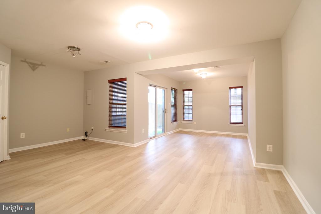 43673 SCARLET SQUARE
