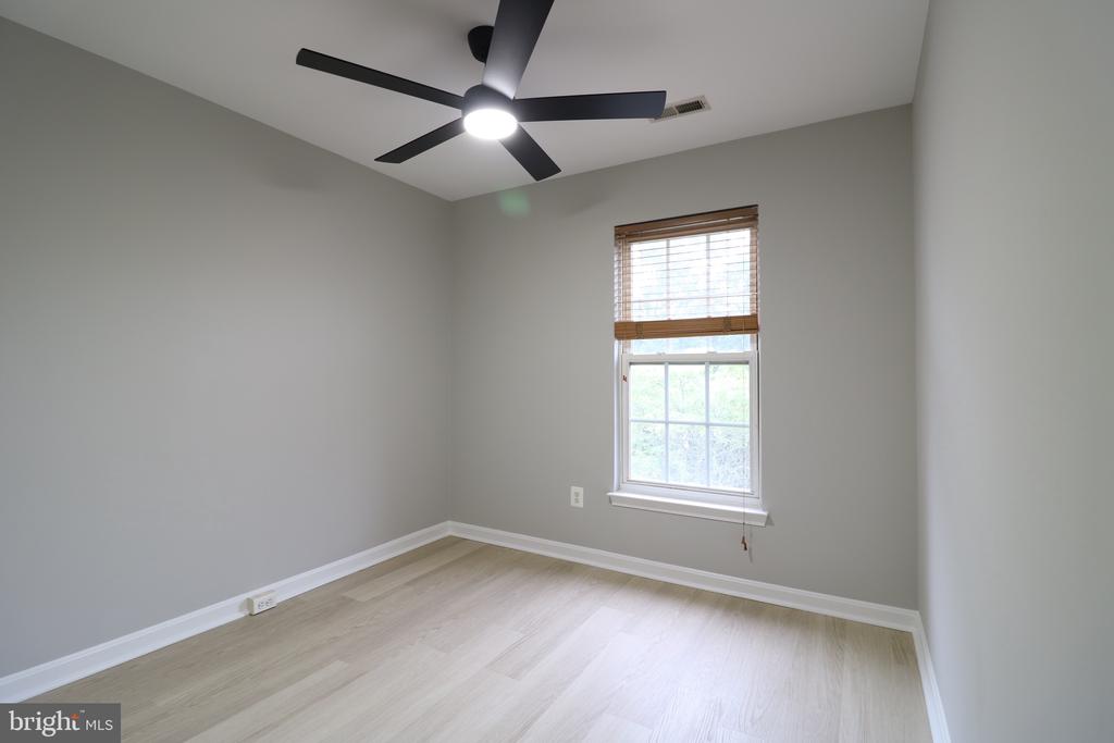43673 SCARLET SQUARE