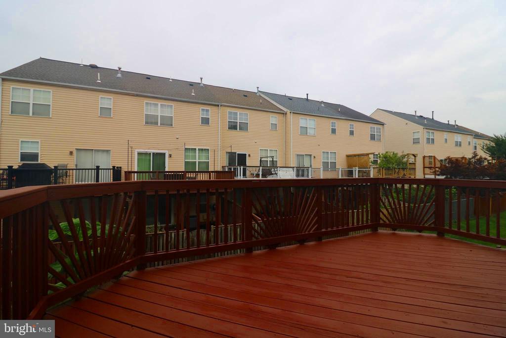 43673 SCARLET SQUARE
