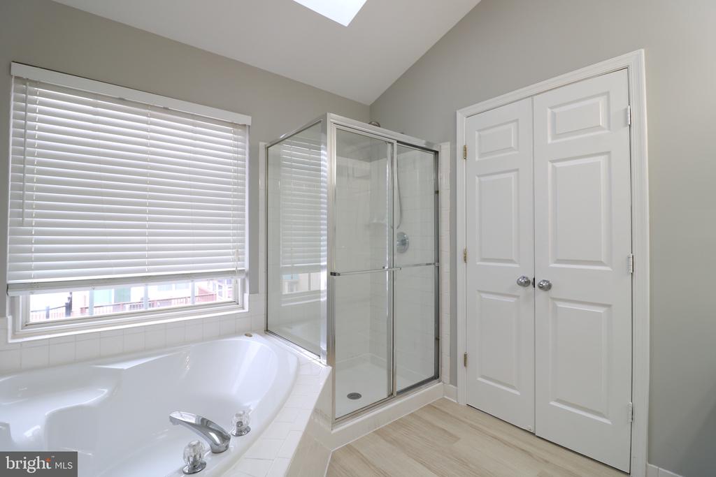 43673 SCARLET SQUARE